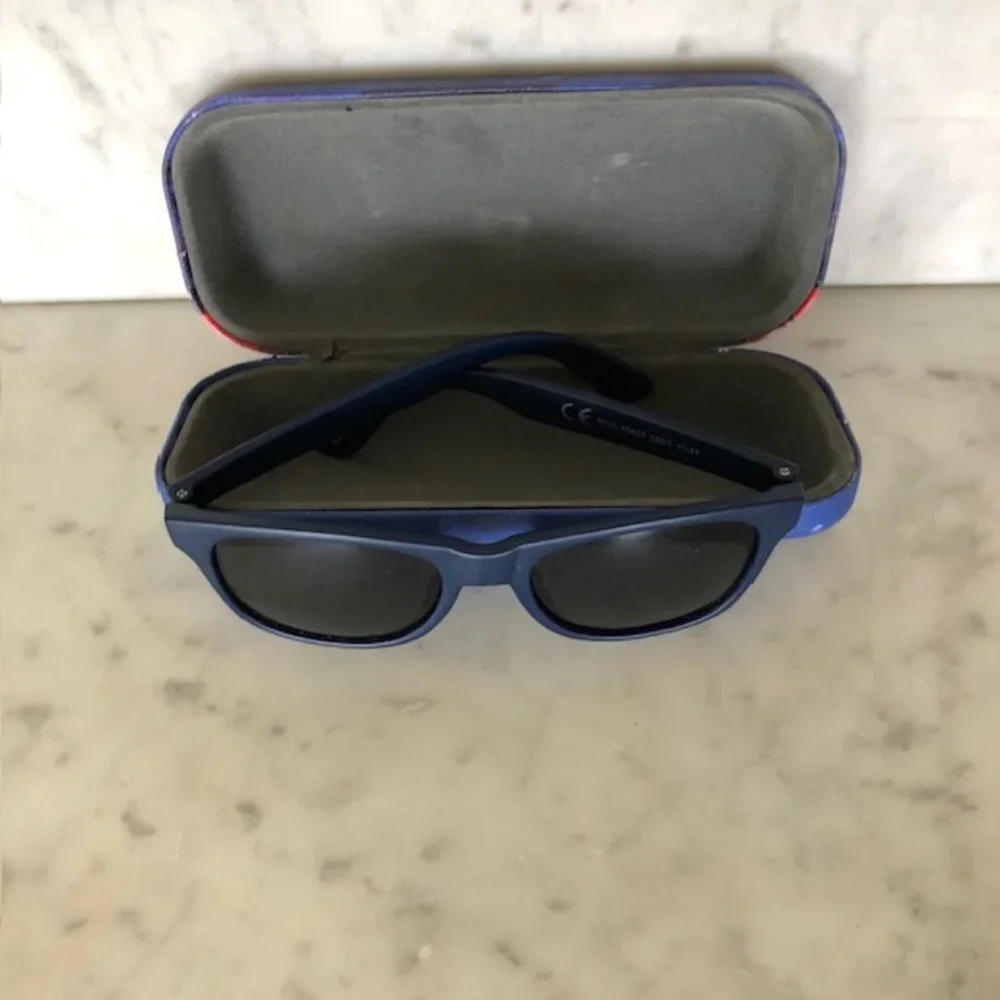 TOMMY BAHAMA Kids Navy Sunglasses & Shark Hard Case